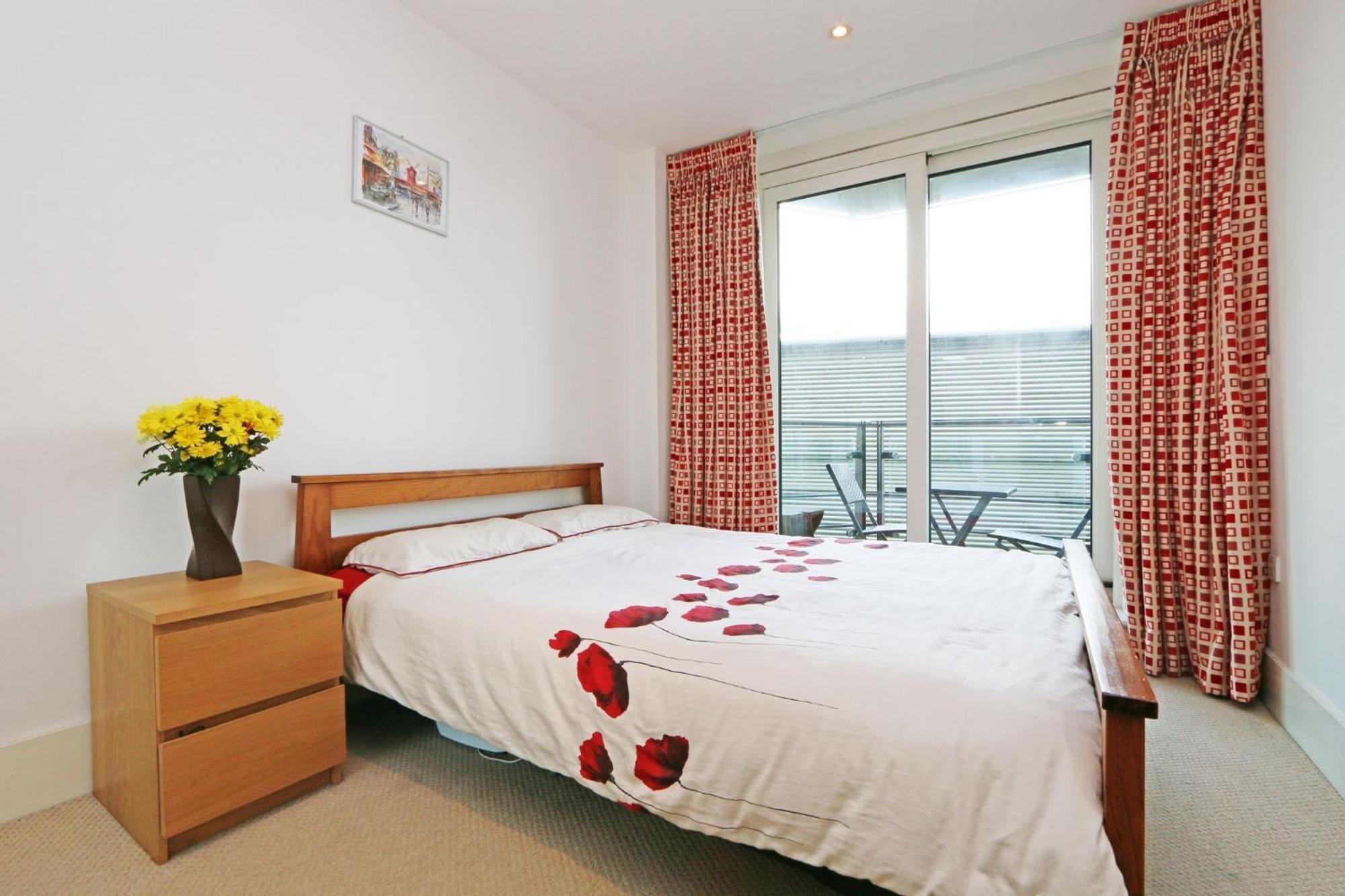 Riverside 1 Bed Apartment Лондон Екстер'єр фото