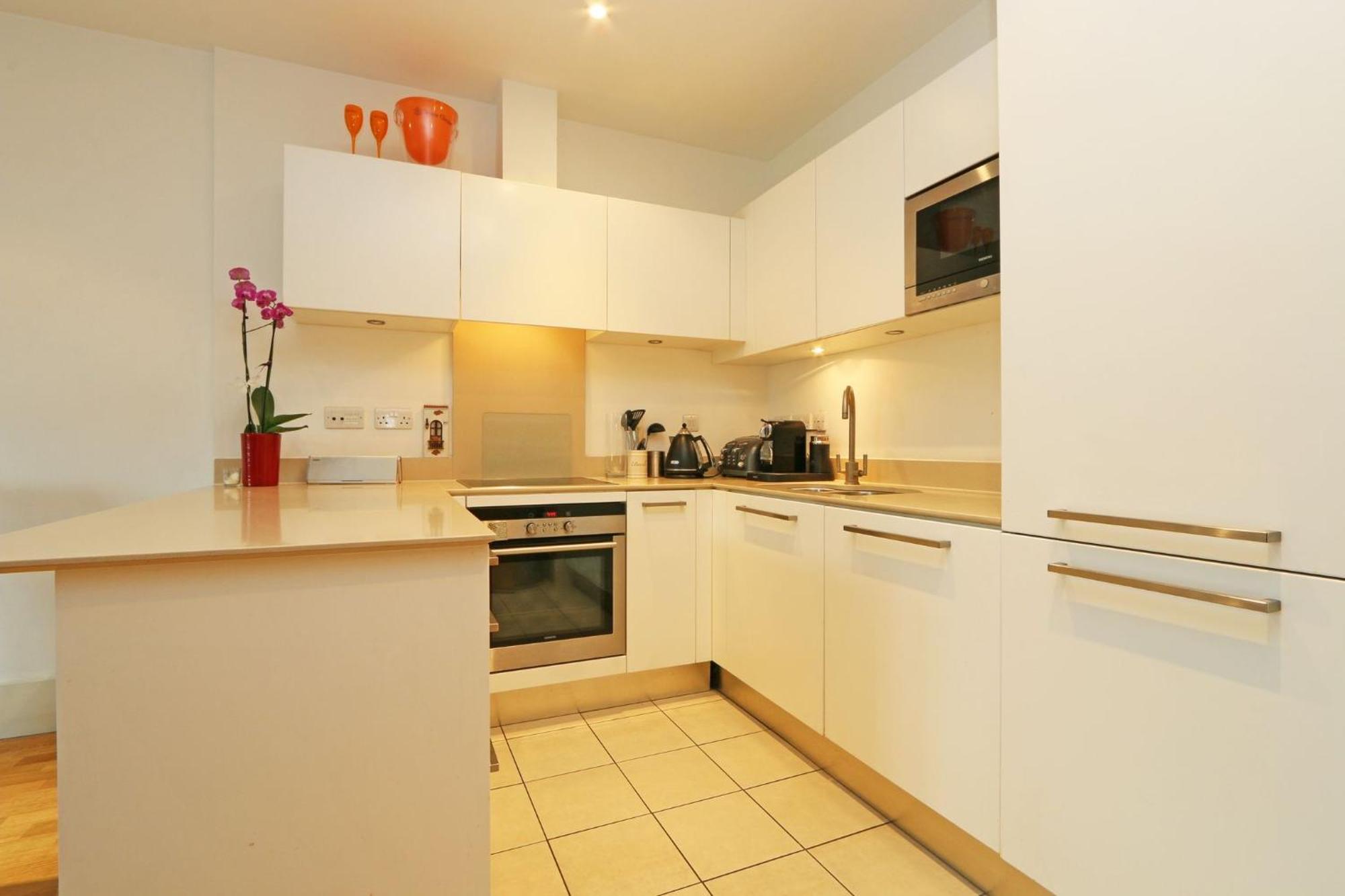 Riverside 1 Bed Apartment Лондон Екстер'єр фото